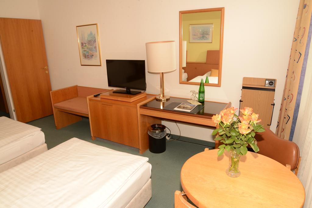 Hotel Burgenland Eisenstadt Buitenkant foto